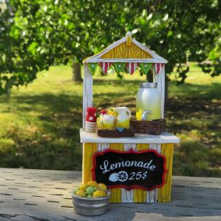 Miniature lemonade stand